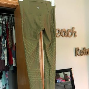 Lululemon Athletica workout leggings